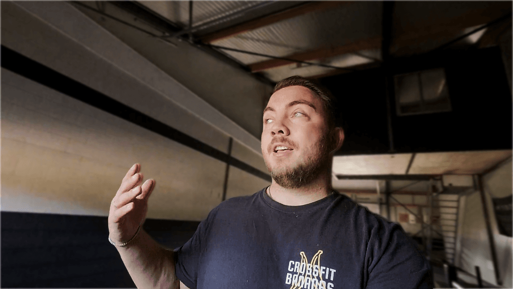 Robert Devrix vertelt over zijn contentplanning tijdens een bezoek aan CrossFit Bananas.